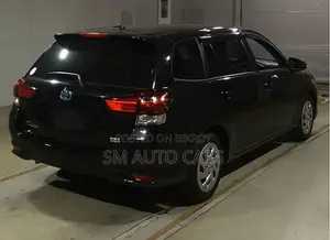 Toyota Fielder Hybrid EX Black 2021