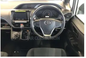Toyota Noah 2021