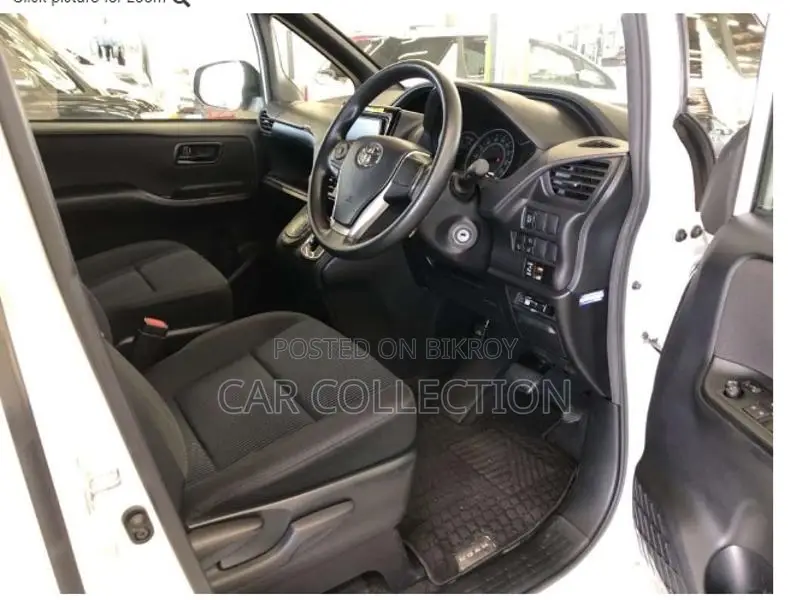 Toyota Noah 2021