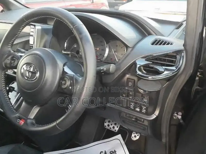 Toyota Noah Si GR Sports 2021