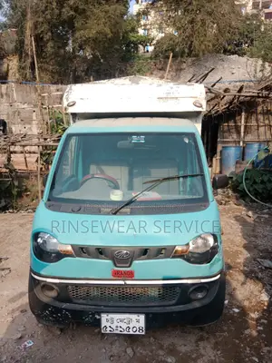 বর্তমানে গাড়িটি খালি