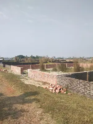 3-Katha South-facing plot for sale in N-Block, owner is in the country