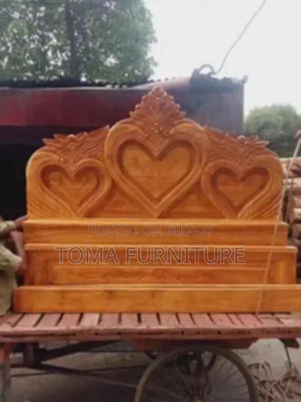 আকাশ মনি কাঠের সেমি বক্স খাট