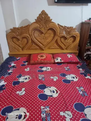 আকাশ মনি কাঠের সেমি বক্স খাট
