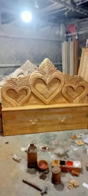 আকাশ মনি কাঠের সেমি বক্স খাট