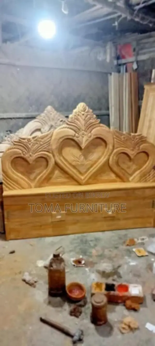আকাশ মনি কাঠের সেমি বক্স খাট