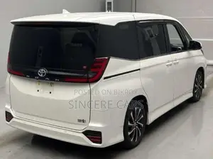 Toyota Noah S-Z HYB FULL OPTION 2023