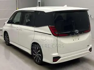 Toyota Noah S-Z HYB FULL OPTION 2023