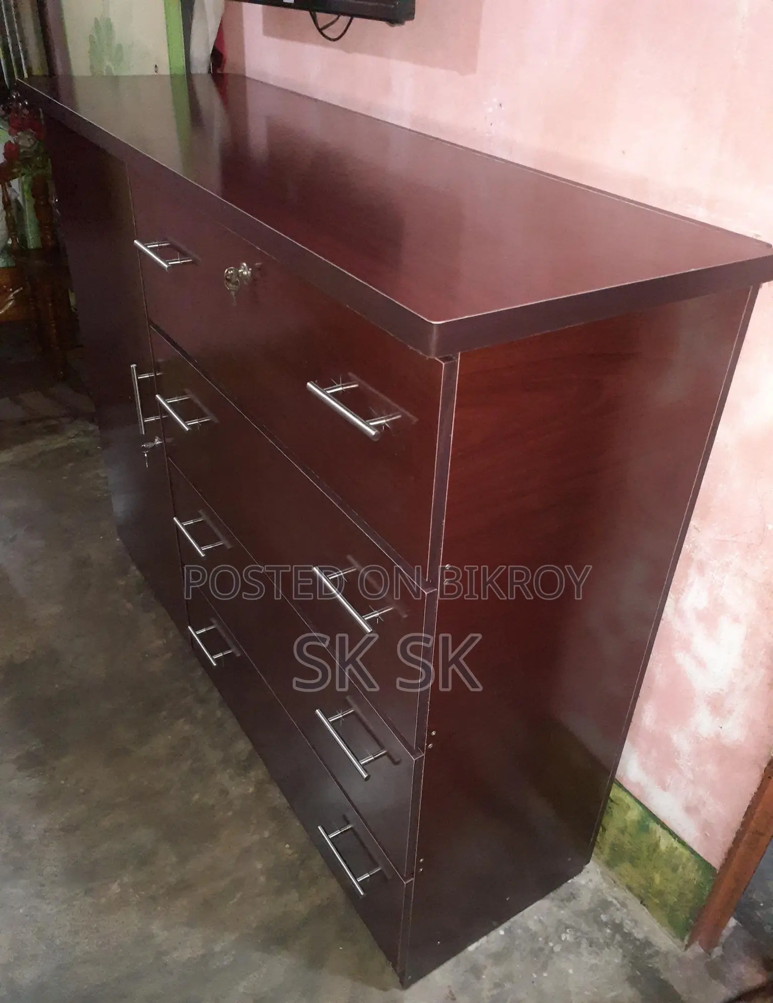 নতুন বানানো ওয়ারড্রব