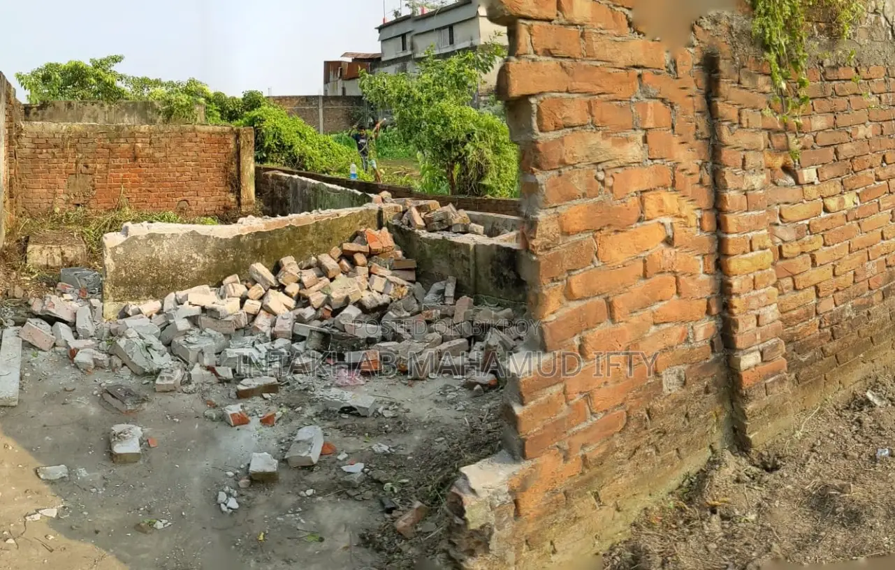 রূপগঞ্জ জুরুরি ভিত্তিক ২ কাঠার বাউন্ডারি করা। ১২ ফুট পাকা রাস্তা সহ ।