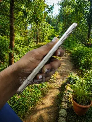 Samsung Galaxy J7 . (Used)