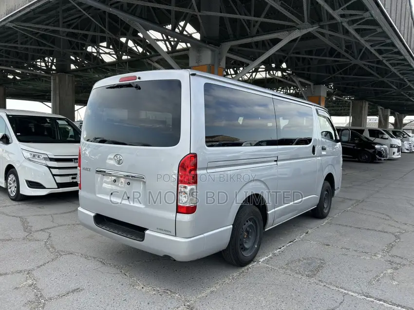 Toyota Hiace Dx Dual Ac 2020