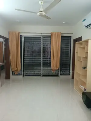বারিধারা ডি/জেড-এ ভাড়ার জন্য সম্পূর্ণ ফার্নিশড ফ্ল্যাট