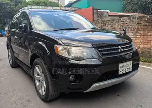 Mitsubishi Outlander Rock Ford & Sun Roof 2011