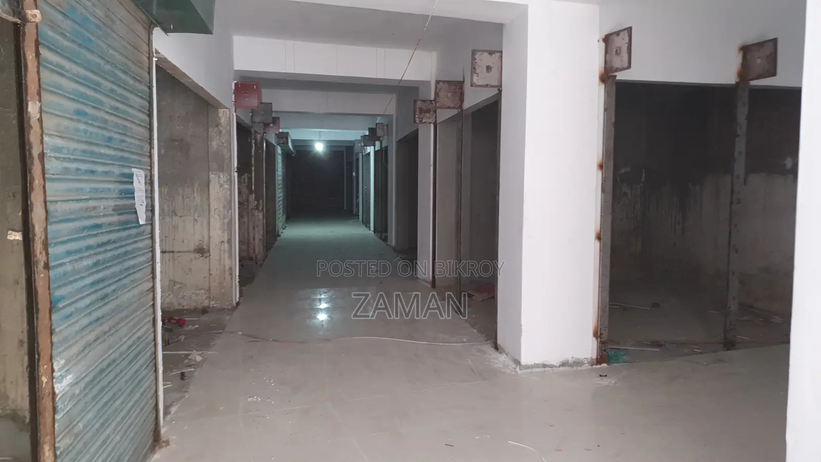 মৌচাক মার্কেট, ২০০ বর্গফুট কর্নার শপ
