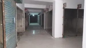 মৌচাক মার্কেট, ২০০ বর্গফুট কর্নার শপ