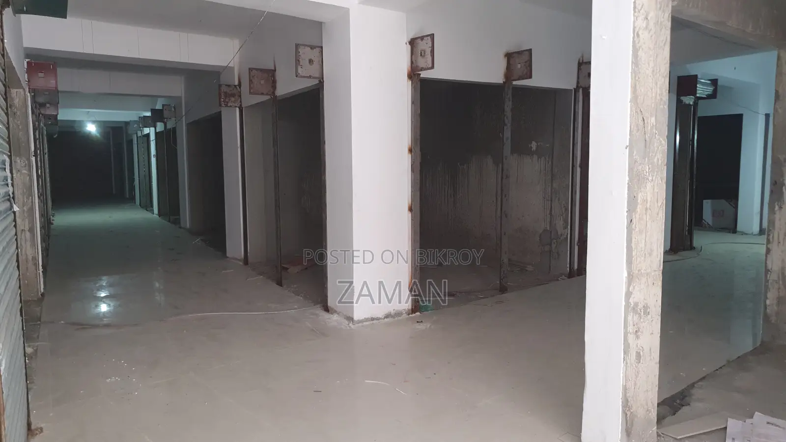মৌচাক মার্কেট, ২০০ বর্গফুট কর্নার শপ