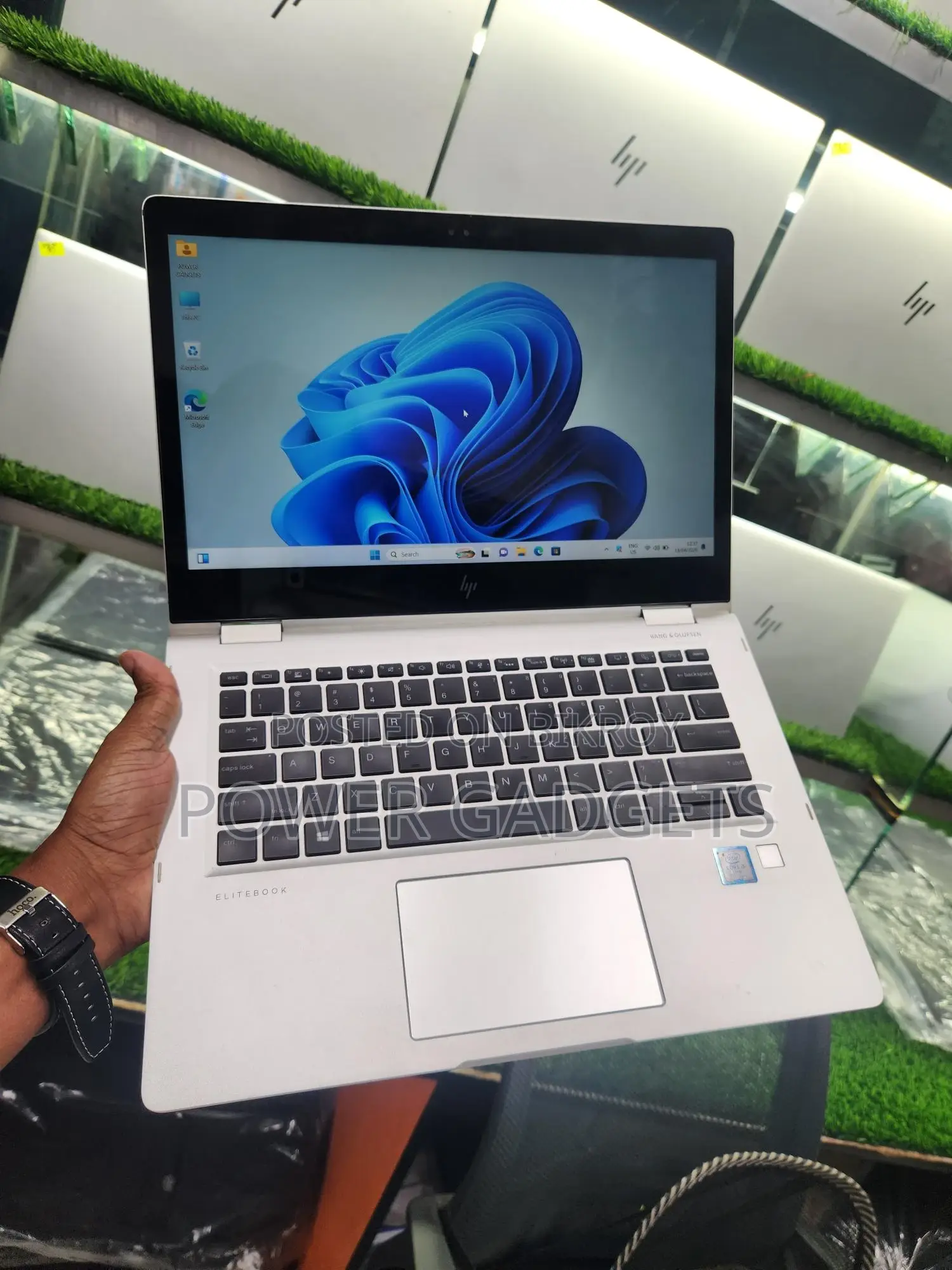 Hp 1030 G2 core i5 ( 360° Touch )