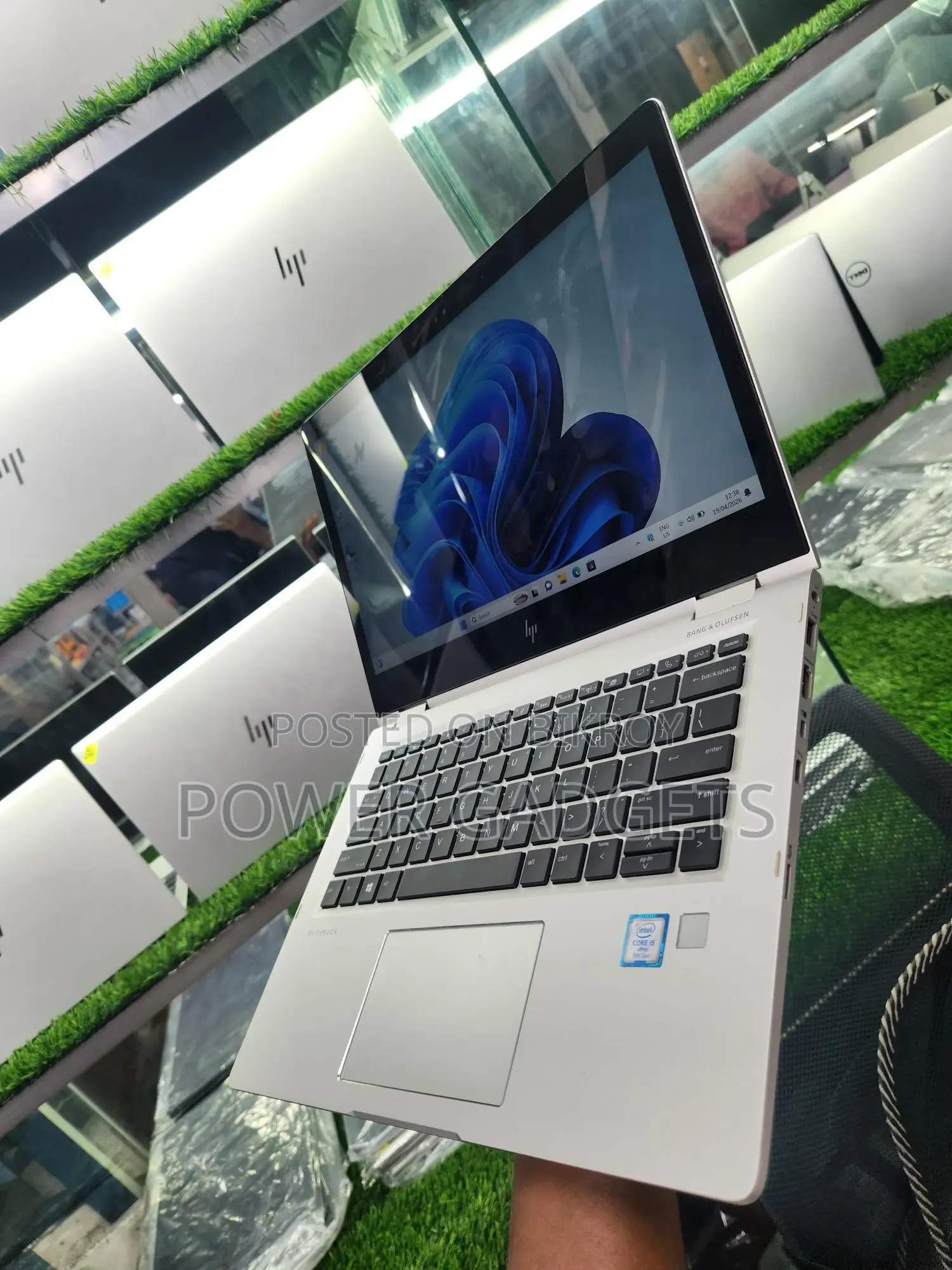 Hp 1030 G2 core i5 ( 360° Touch )