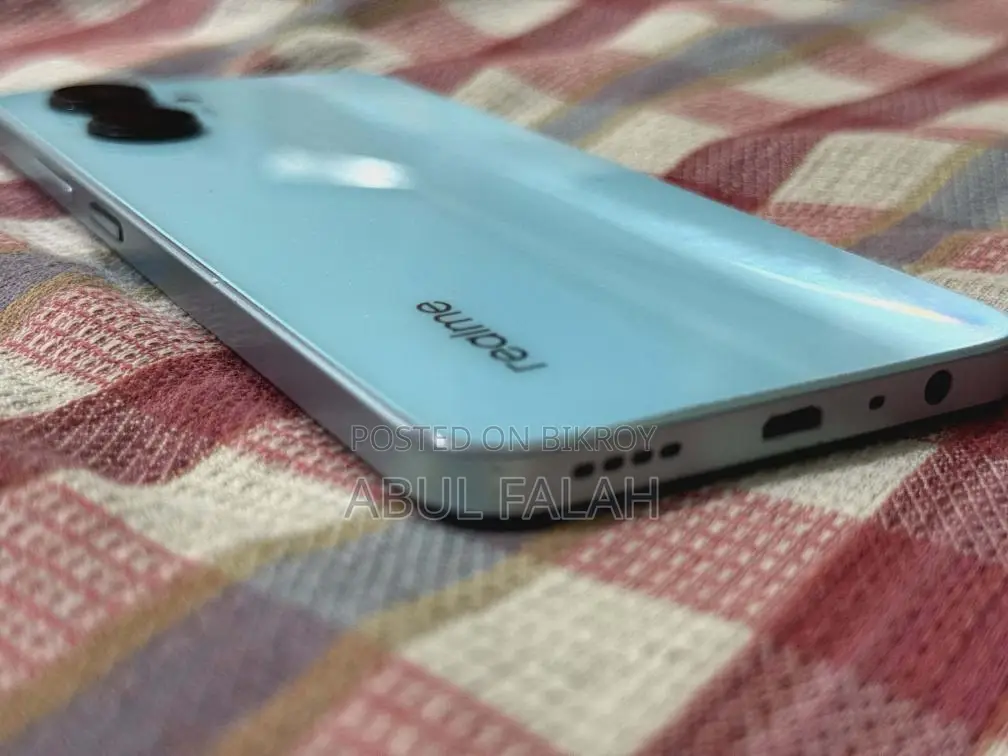 Realme C33 3/32 (Used)