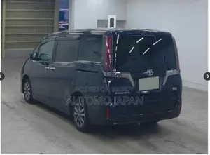 Toyota Esquire GI Premium 2022