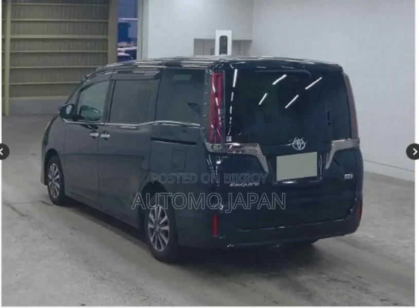 Toyota Esquire GI Premium 2022