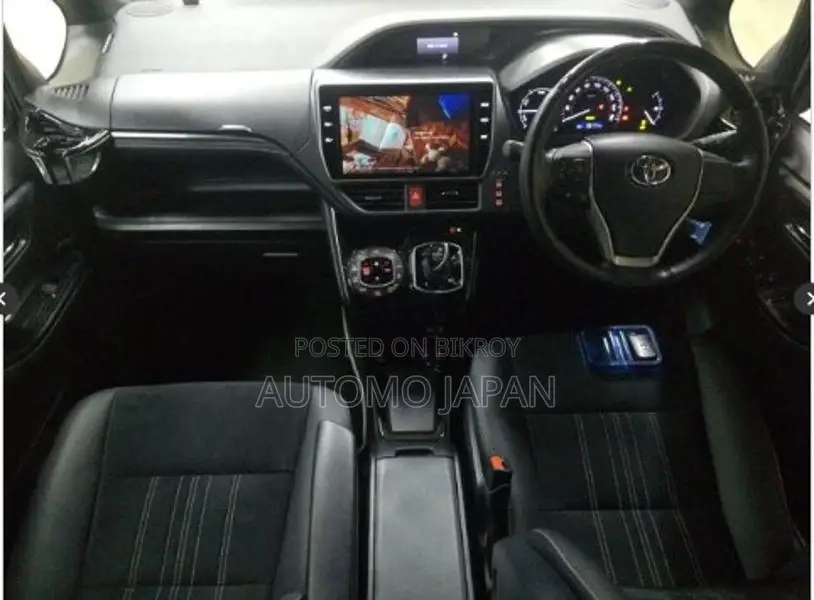 Toyota Esquire GI Premium 2022