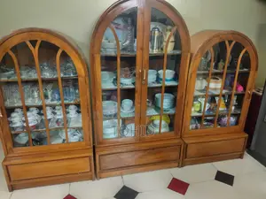 শোকেস বিক্রয় হবে