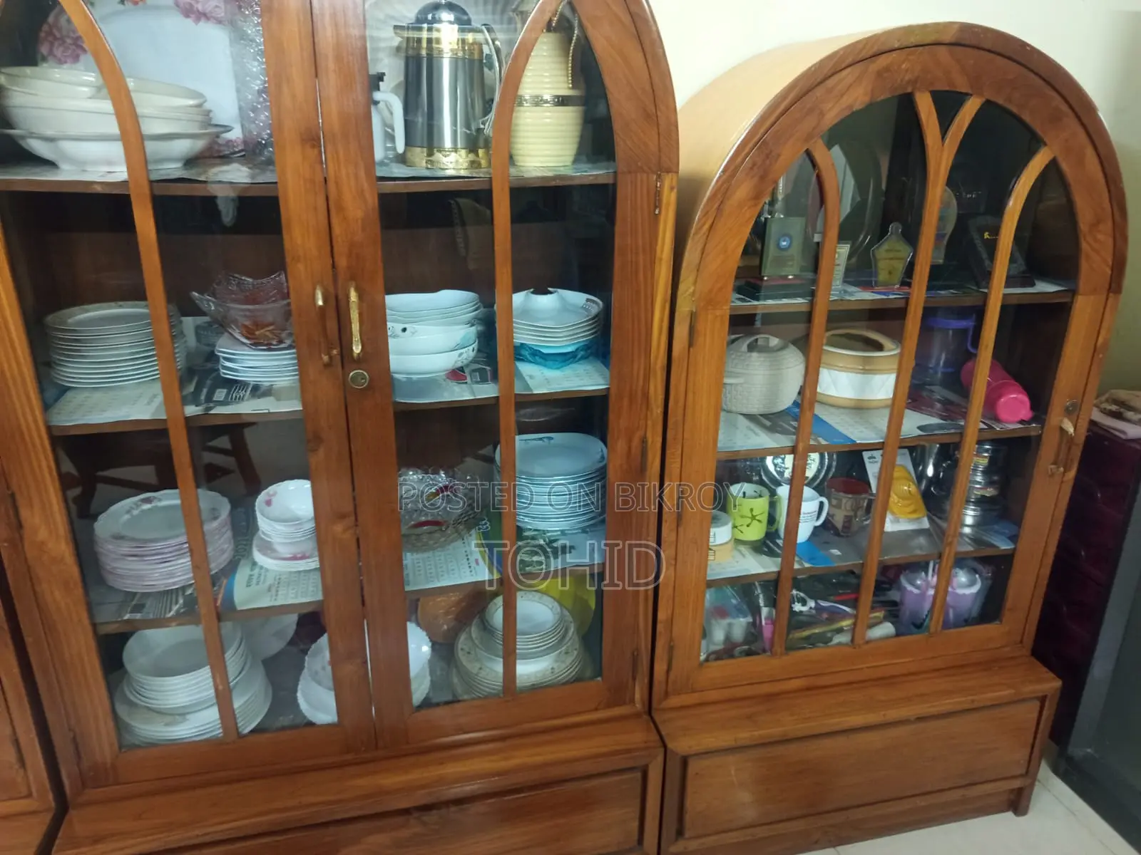 শোকেস বিক্রয় হবে