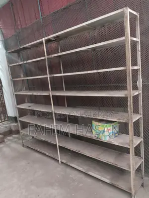 দোকানের লোহার সেলফ