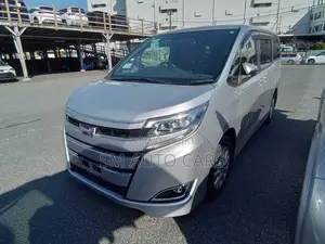 Toyota Noah Hybrid G Silver 2021