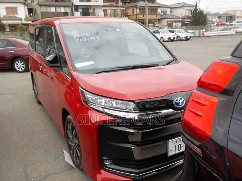 Toyota Noah SZ HYB 4.5POINT 2022
