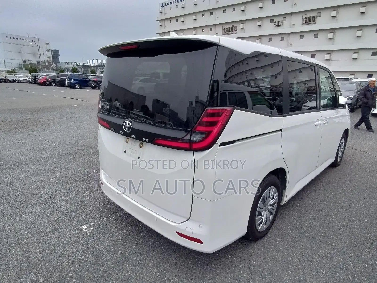 Toyota Noah Non Hybrid X Pearl 2022
