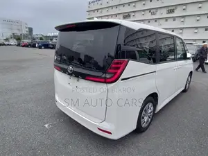 Toyota Noah Non Hybrid X Pearl 2022