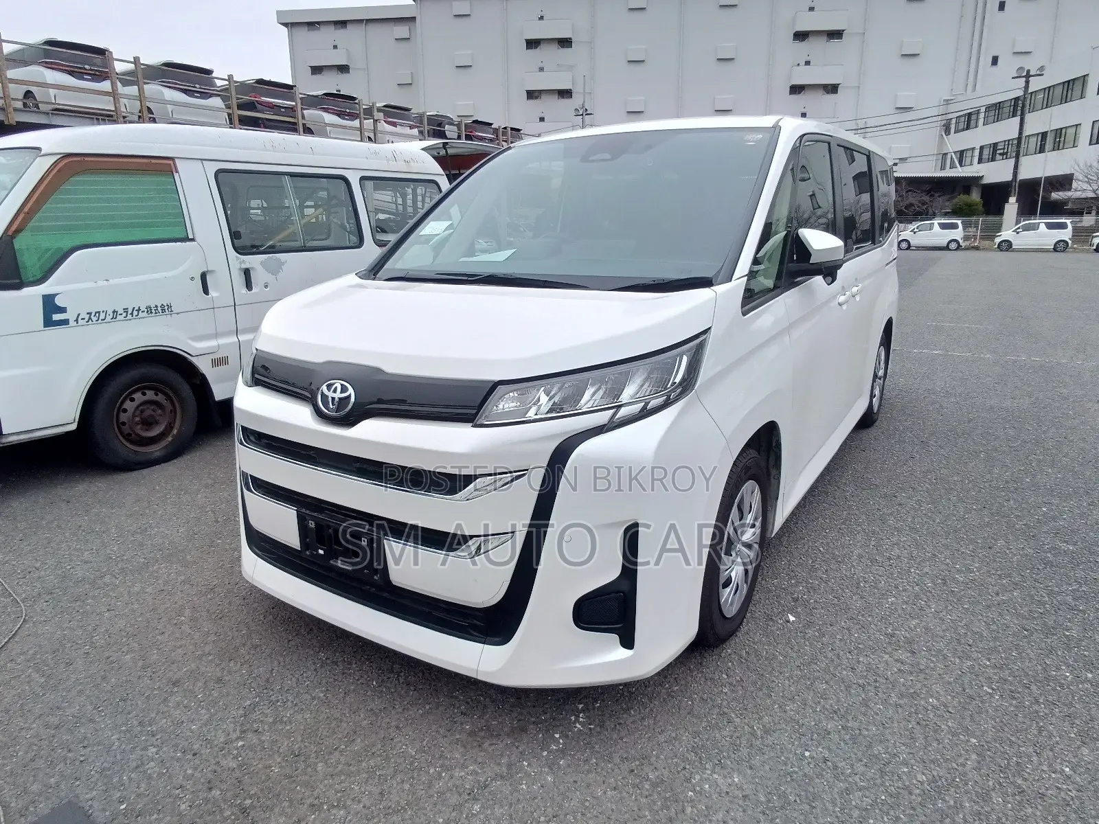 Toyota Noah Non Hybrid X Pearl 2022