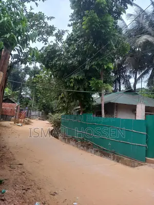 একটি আকর্ষণীয় সম্পূর্ণ তৈরি করা বাড়ি বিক্রি হবে.