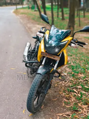 TVS APACHE RTR 150 . 2012