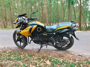 TVS APACHE RTR 150 . 2012