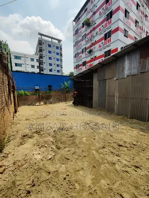 Shop and Empty Space for Rent