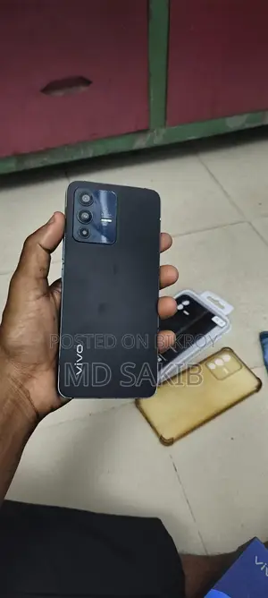 Vivo V23 5G 8+8/128 (Used)
