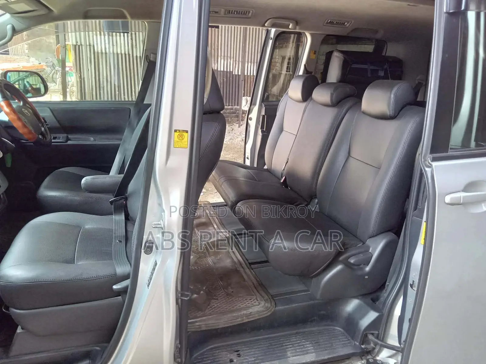 NOAH CAR RENT FOR DAILY BASIS