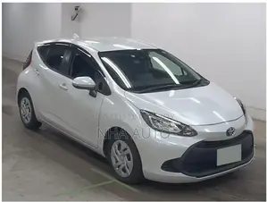 Toyota Aqua X HYBRID 2021