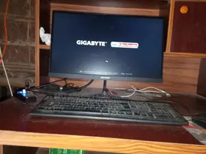 Desktop Computer 8GB Intel Core i5 SSD 512GB