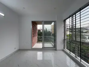 2133 Sqft North-East Corner Apartment for Sale
