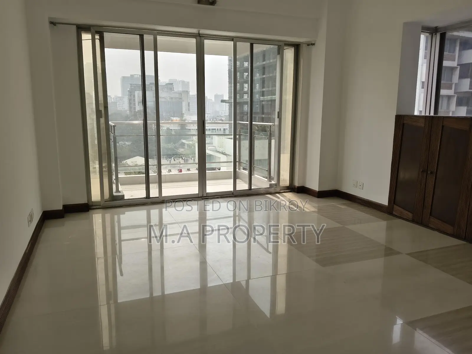 RENT 4-BED APARTMENT 2-CARPARK GULSHAN NORTH
