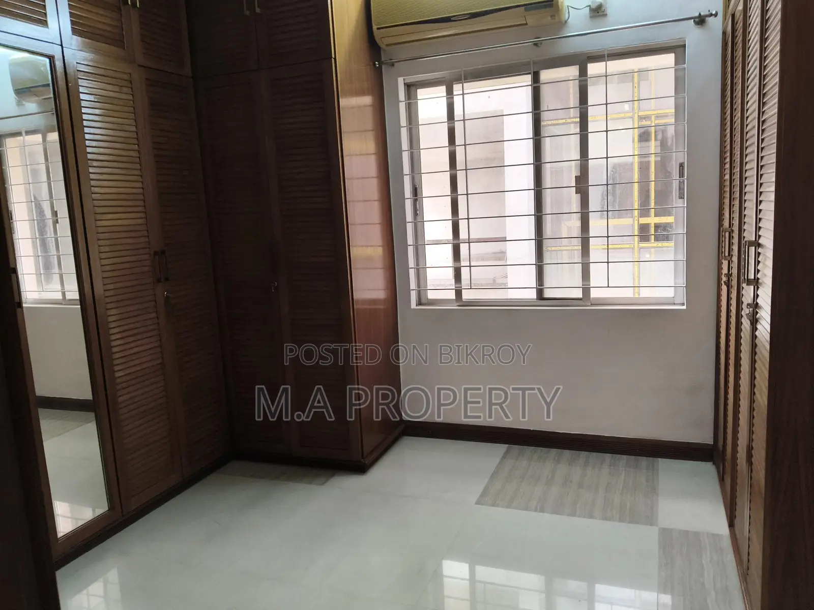 RENT 4-BED APARTMENT 2-CARPARK GULSHAN NORTH