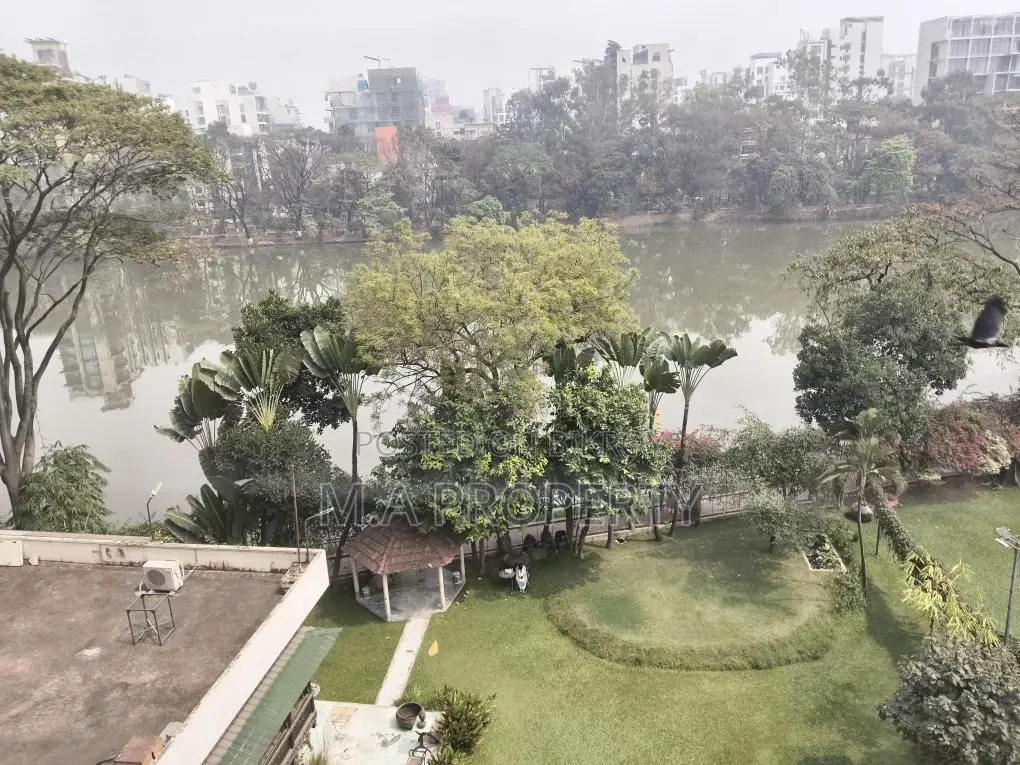 RENT 4-BED APARTMENT 2-CARPARK GULSHAN NORTH