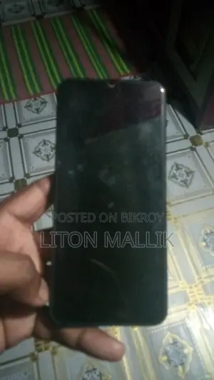 Realme C33 ৪/৬৪ জিপি (Used)