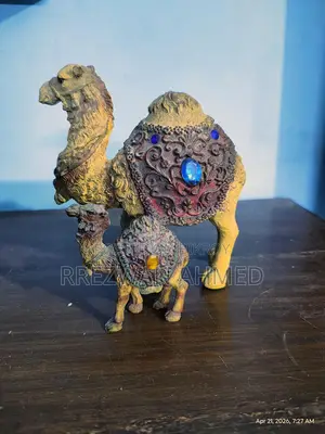 Camel Showpiece
