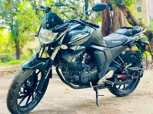 Yamaha FZS-FI V2 Dark Knight fastest 2018